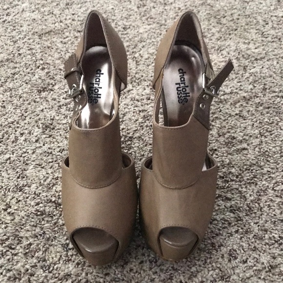 Nude pleather platform heels - Picture 3 of 7